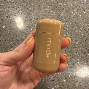 Rhode pocket blush in shade sleepy girl